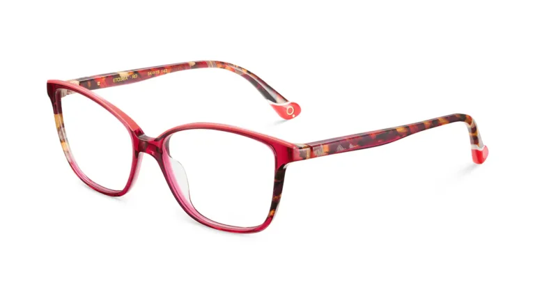 Dámské dioptrické brýle Vogue v červeném provedení s barevnými vzorovanými stranicemi.