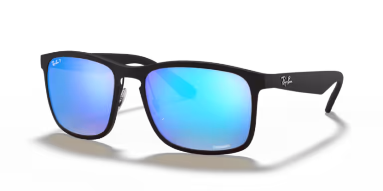 Černé sluneční brýle s matným rámečkem a zrcadlovými modrými polarizačními skly.